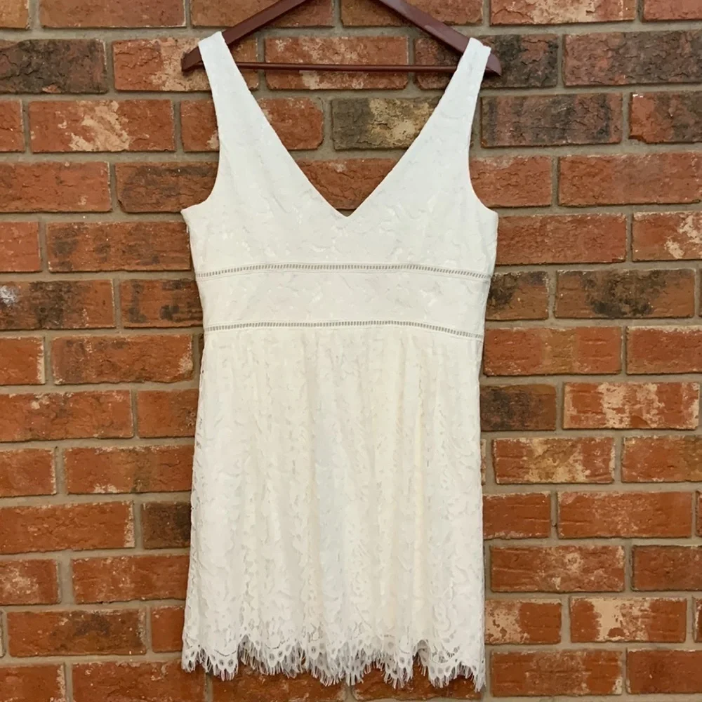 LAST CHANCE! DB Studio White Lace V Neck Bridal Dress - Picture 9 of 11